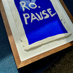 Ro. Pause. - originalt papirværk - 28,5 x 38,5 cm - Røget egetræsramme