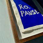 Ro. Pause. - originalt papirværk - 28,5 x 38,5 cm - Røget egetræsramme