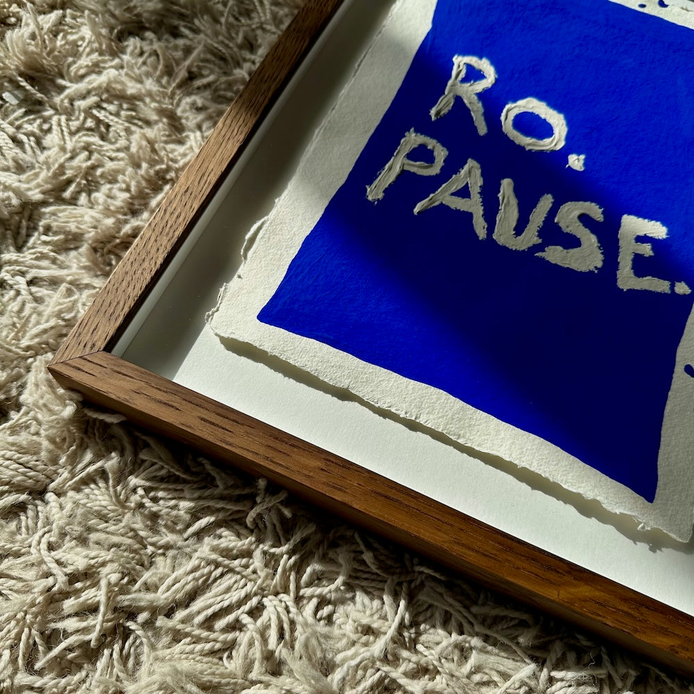 Ro. Pause. - originalt papirværk - 28,5 x 38,5 cm - Røget egetræsramme